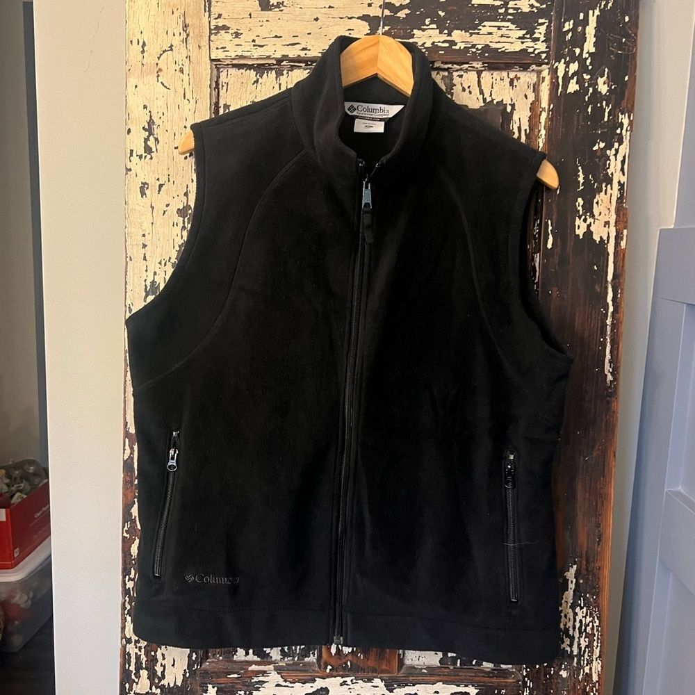 Columbia Women's Black Fleece vest Jacket. Size XL